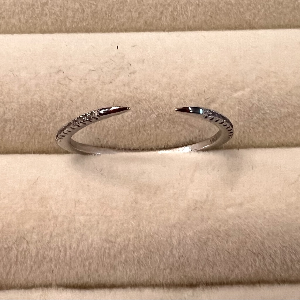 Sterling Silver Claw Ring Adjustable Size 25$